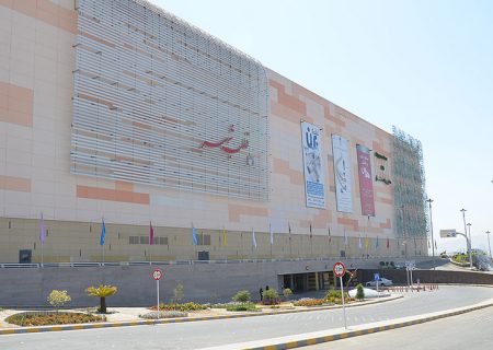 بگذارید تا زنده ام کار کنم