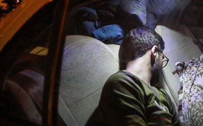 زندگی در سلول های آهنی