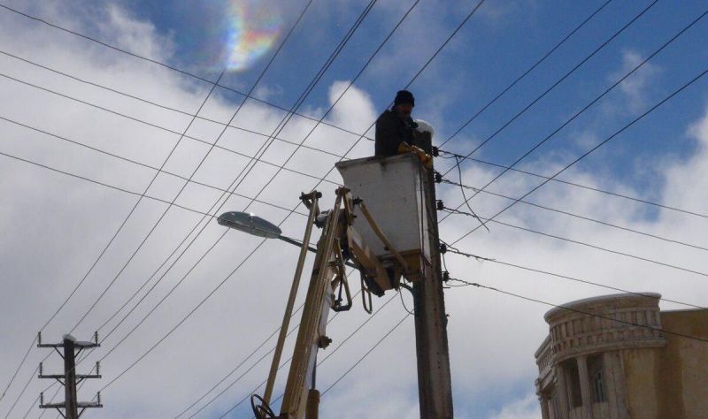 بهینه سازی۳ کیلومتر شیوه فشار ضعیف هوایی با کابل خودنگهدار در خیابان حکیم شفایی اول