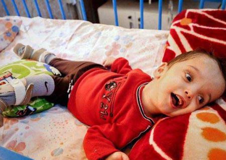 نگاه هایی که بدرقه ات می کنند