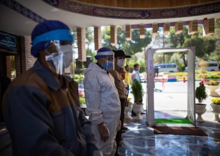 پاداش ویژه به کارکنان باغ رضوان اصفهان در شرایط سخت کرونایی تعلق می گیرد