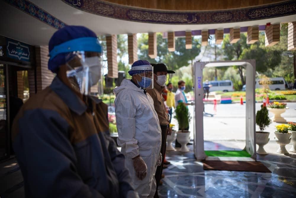 پاداش ویژه به کارکنان باغ رضوان اصفهان در شرایط سخت کرونایی تعلق می گیرد