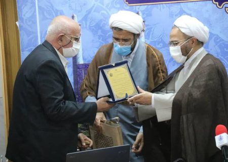 یاوران وقف و بقاع متبرکه اصفهان در دو بخش ملی و استانی تجلیل شدند