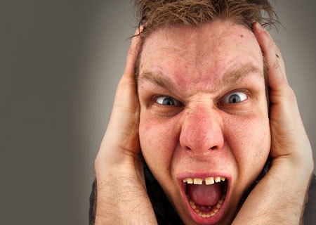 چرا اینقدر عصبانی هستم؟