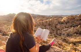 ۱۰ دلیل برای اینکه چرا باید هر روز مطالعه کرد