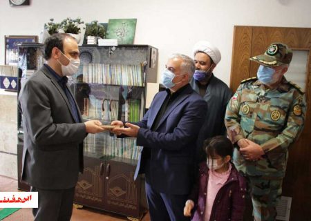 انس با قرآن و تاثیر آن باعث افزایش روحیه رشادت در پرسنل ارتش می شود