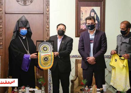 آئین تجلیل از بازیکنان و مربیان خارجی سپاهان برگزار شد