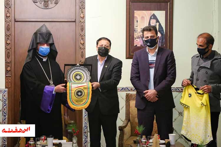 آئین تجلیل از بازیکنان و مربیان خارجی سپاهان برگزار شد