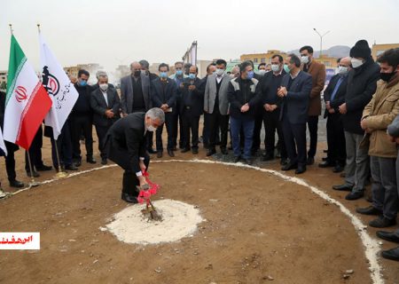 اولویت اول خانه دار شدن کارکنان ذوب آهن است