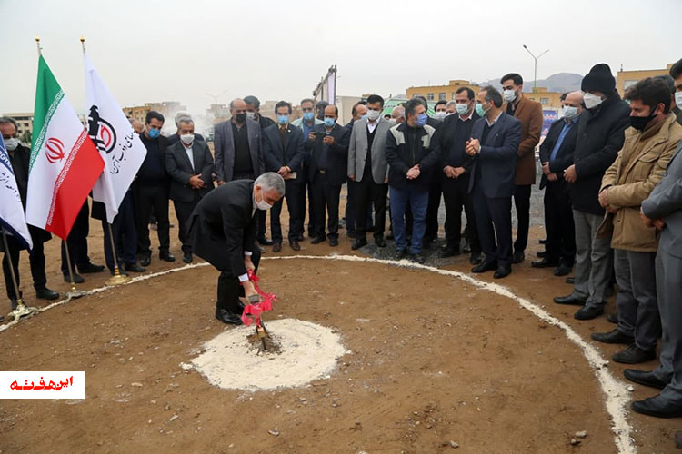 اولویت اول خانه دار شدن کارکنان ذوب آهن است