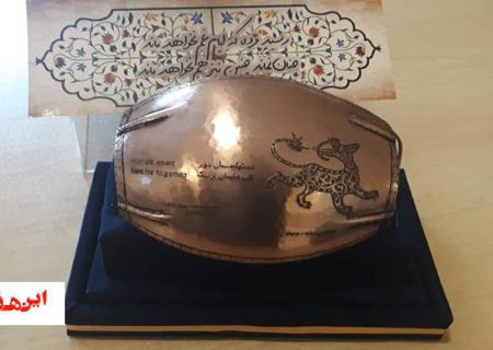 ابلاغ پیام دوستی و همدلی به کلانشهرهای کشور با ماسک قلم زنی