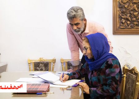 نوشتن از همان ابتدا در رگ هایم جاری بود