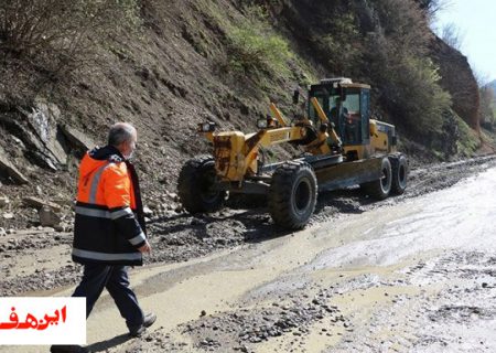خسارت سیل به ۵۵ کیلومتر از راهها و ۴۰ دستگاه پل در جاده های اصفهان