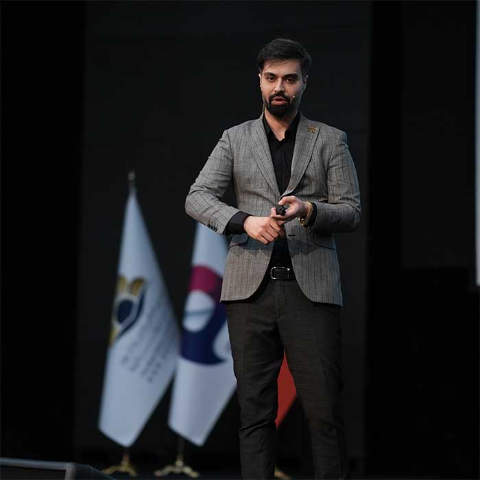 ماکان آریا پارسا آموزش نوین کسب و کار